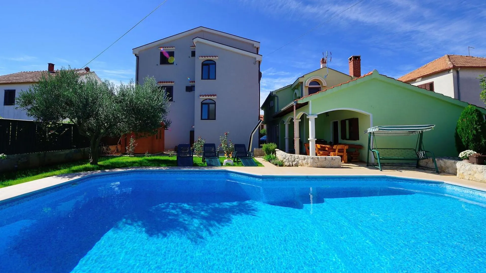 Marinko, No 4 location